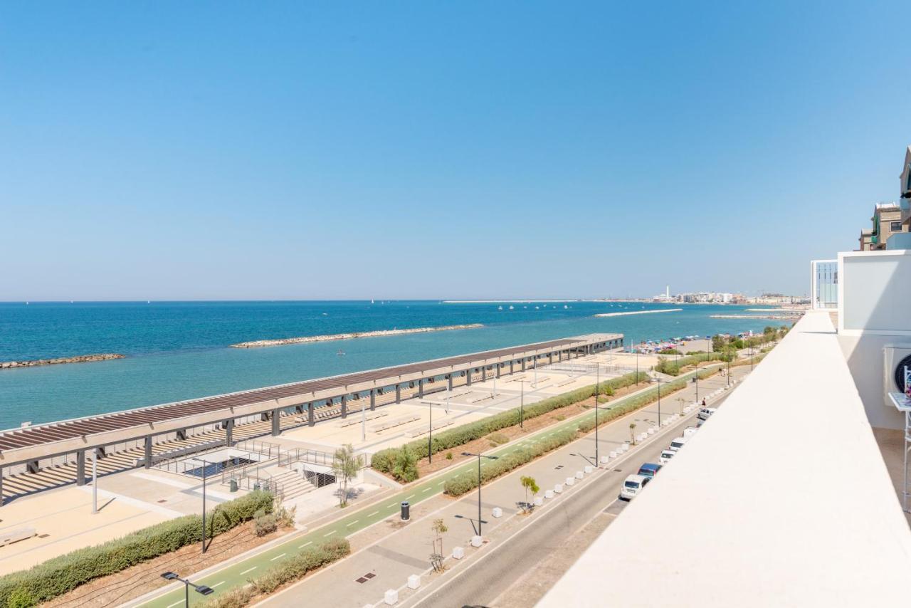 Waterfront Apartment With Seaview Balcony Bari Exterior foto