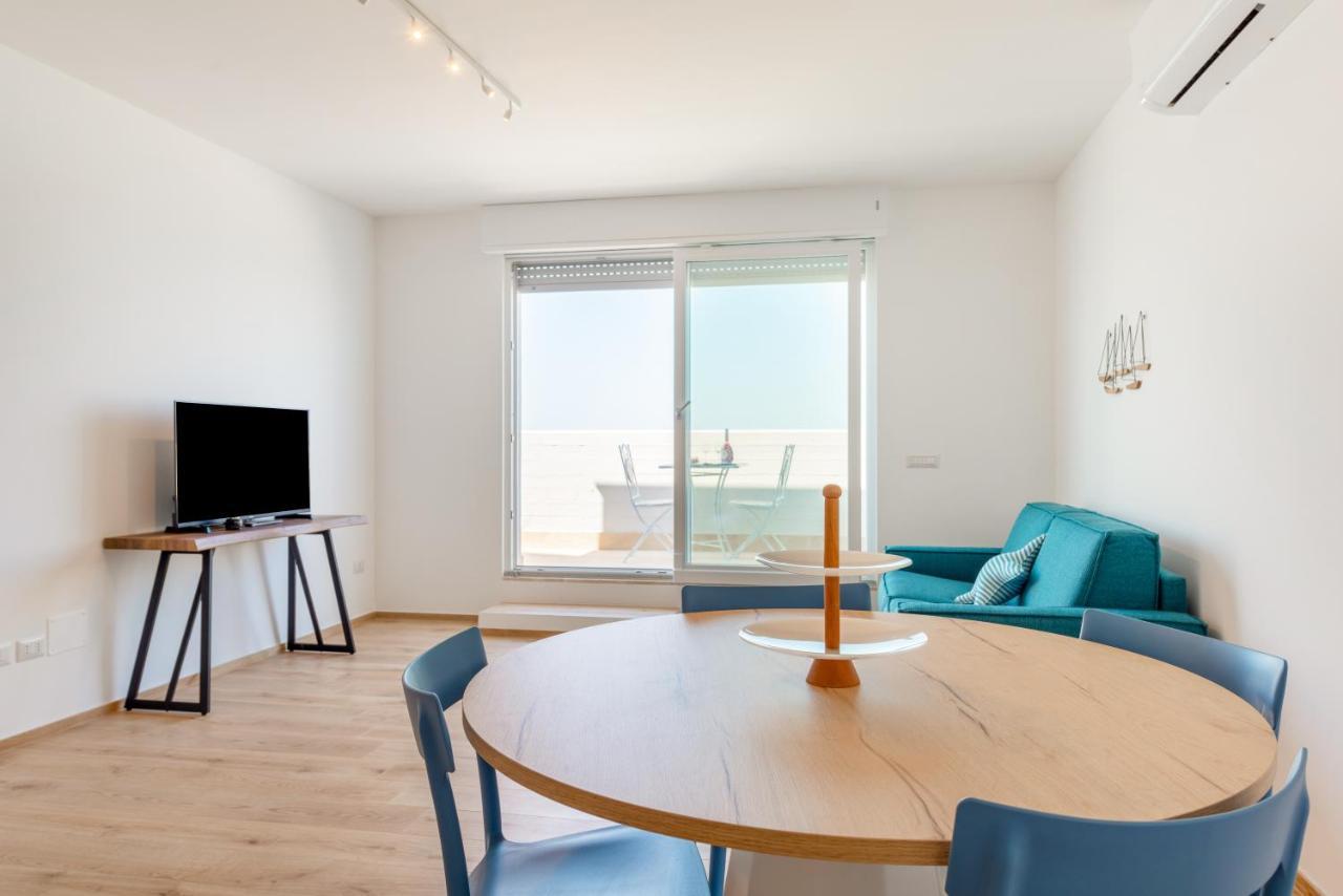 Waterfront Apartment With Seaview Balcony Bari Exterior foto